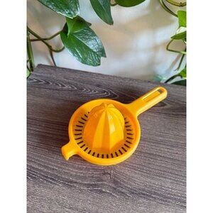 GoodCook Handheld Citrus Juicer – Yellow